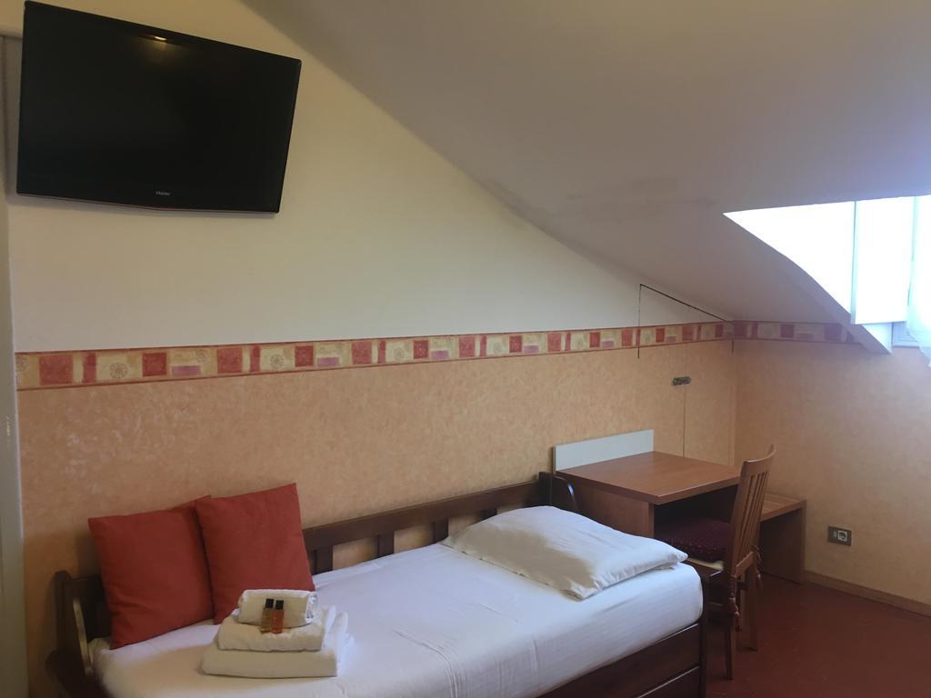 Liberty Hotel 2*